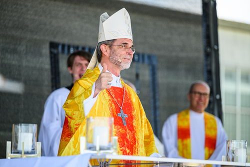 Erzbischof Grünwidl feierte mit 600 MinistrantInnen